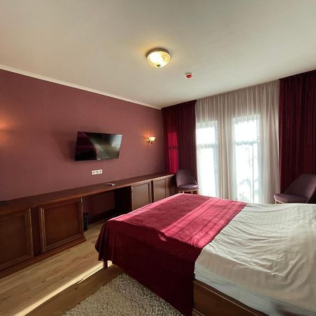 Green Duck Hotel Kharkiv Eksteriør billede