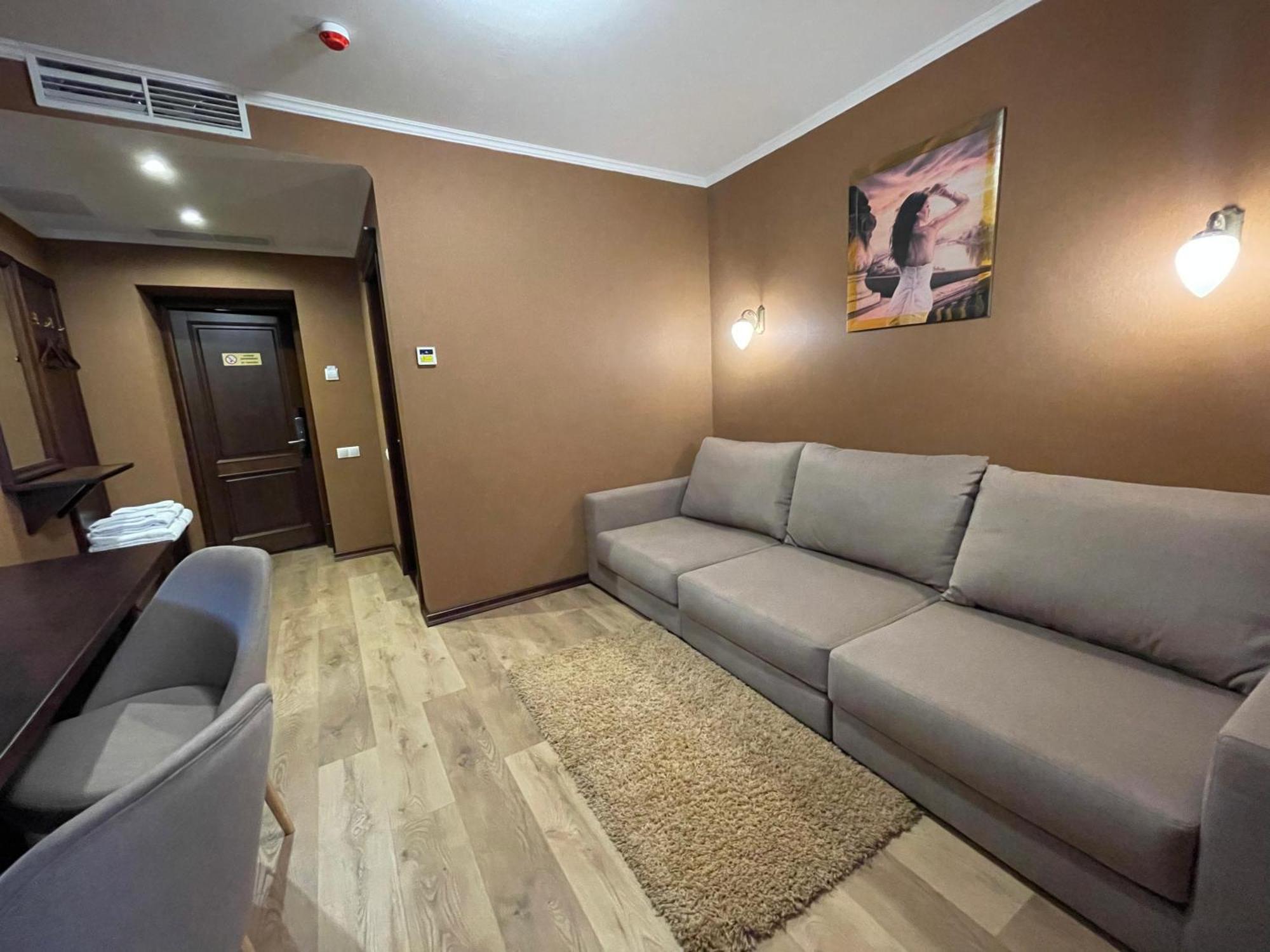 Green Duck Hotel Kharkiv Eksteriør billede