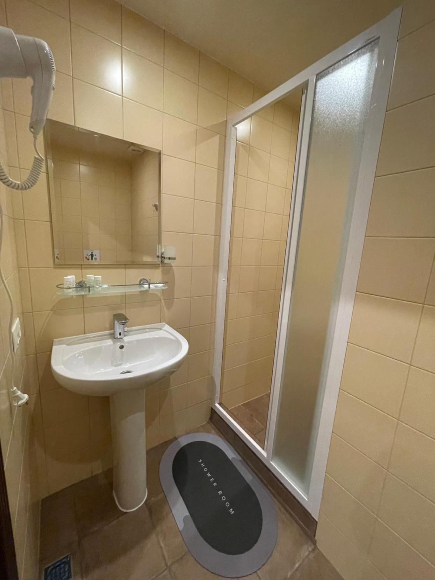 Green Duck Hotel Kharkiv Eksteriør billede